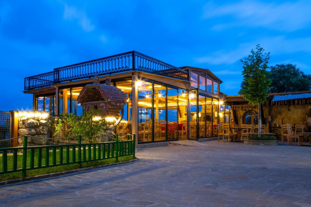 Hotel Restaurant Emblema Petrele Exterior foto